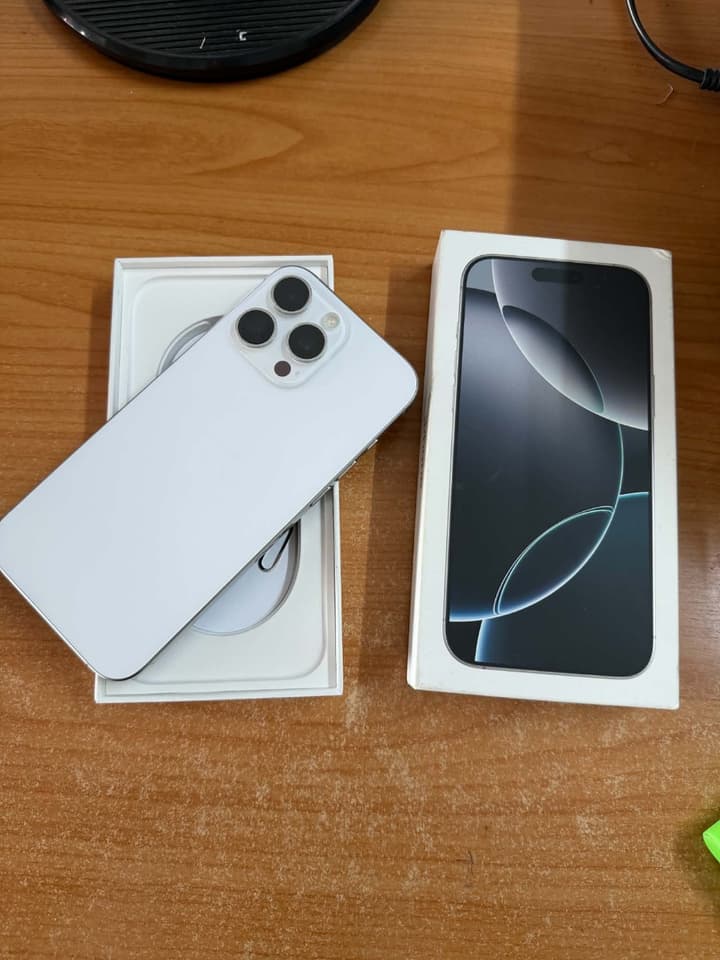 iPhone 16 Pro Max