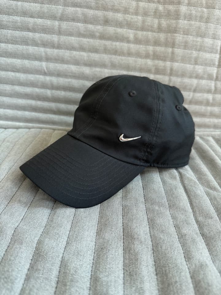 Бейсболка / Кепка Nike Dri-FIT Metal Swoosh (оригинал)