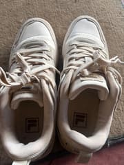 Женские кроссовки FILA Ace кремового цвета, б/у - image blurred placeholder