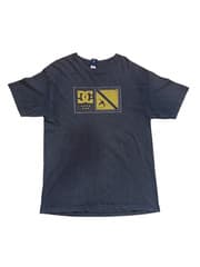 Черная футболка VTG DC Shoes Co. - image blurred placeholder