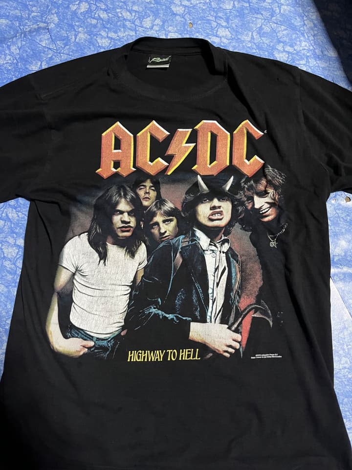 Чёрная футболка группы ACDC, размер L
