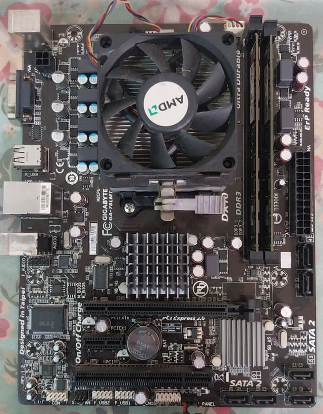 Комплект: материнская плата Gigabyte GA-78LMT-S2 + процессор AMD Athlon II X4 635 + оперативная память DDR3 4 ГБ